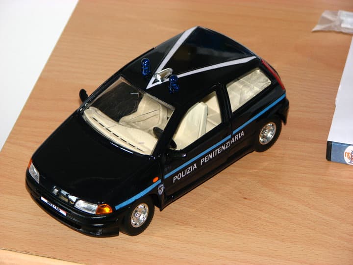 modellino fiat punto carabinieri