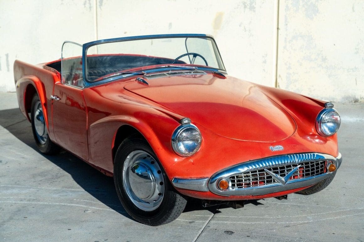 1960 Daimler SP250 frontale destra rosso