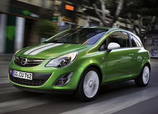 nuova Opel Corsa verde
