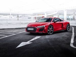V10 Performance RWD