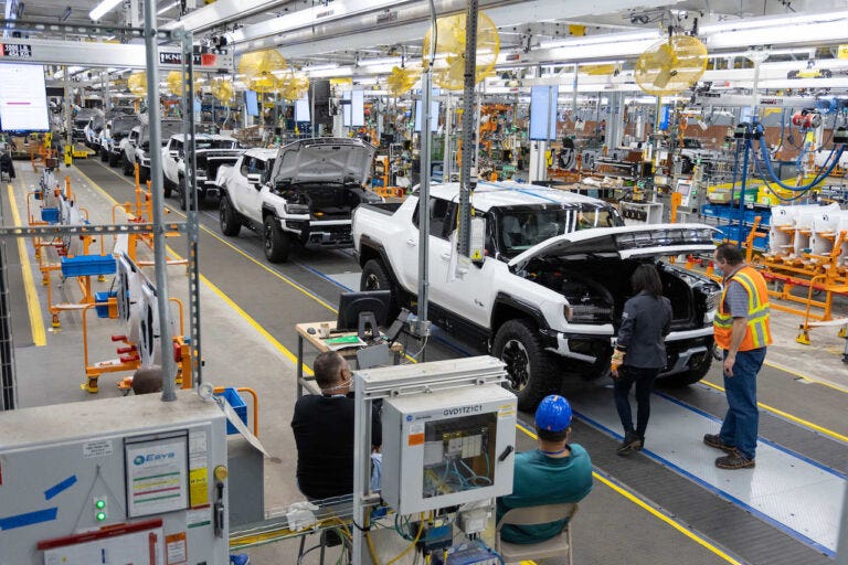 GMC Hummer: via libera alla produzione