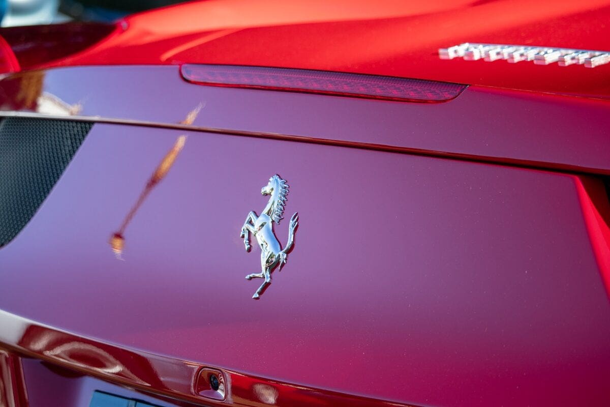 ferarri logo