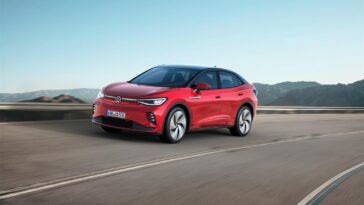 Volkswagen ID.5 GTX rossa test su strada