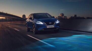 Nissan Qashqai anteriore blu