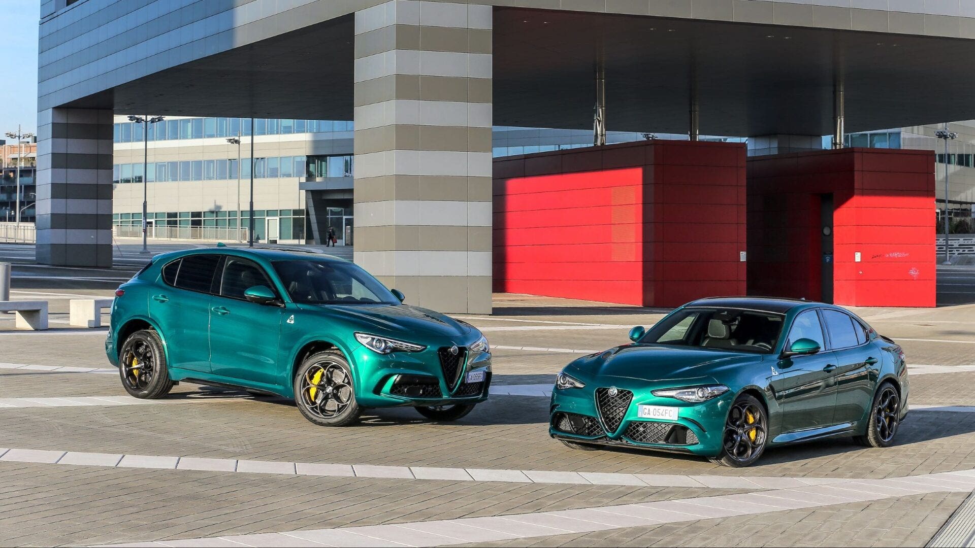 alfa romeo giulia stelvio 2022