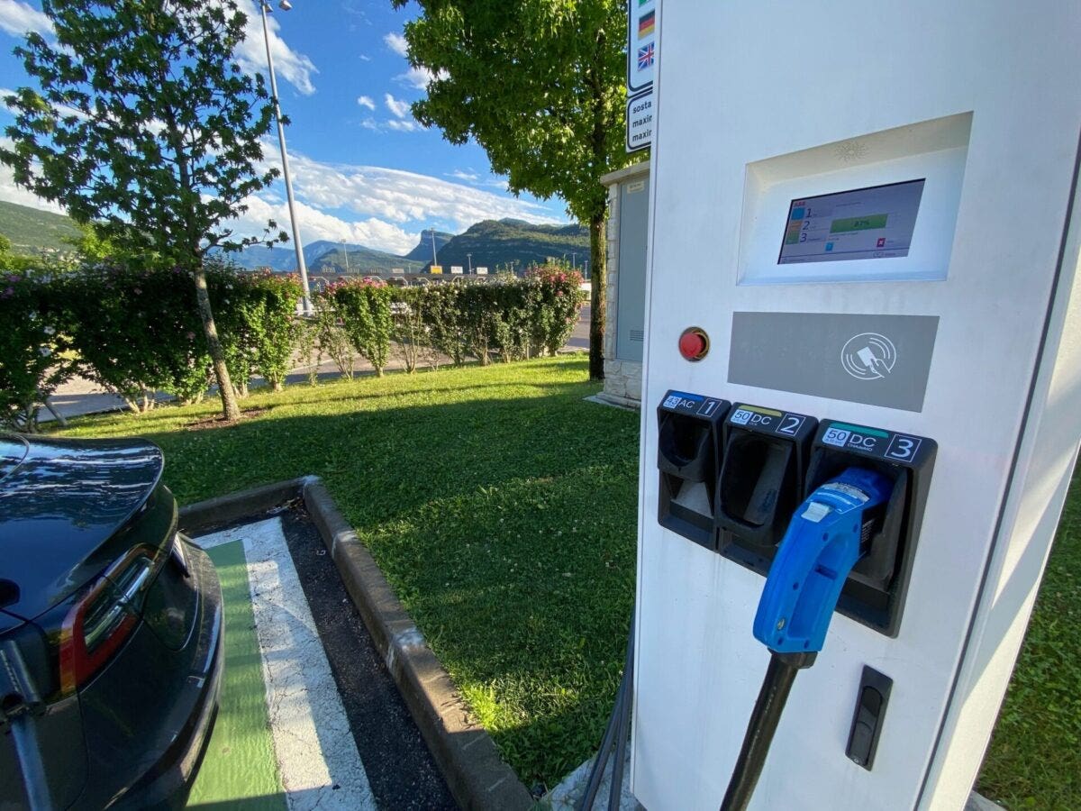 stazione di ricarica auto