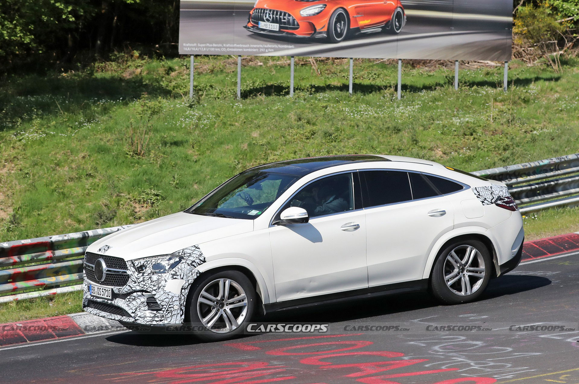 Mercedes GLE Coupé 2023 laterale bianca