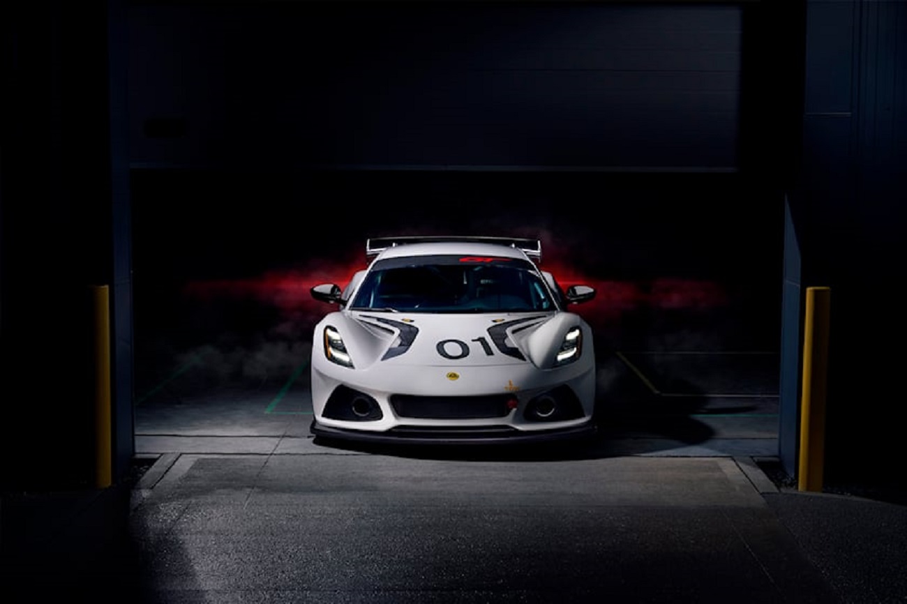 Lotus Emira GT4 frontale