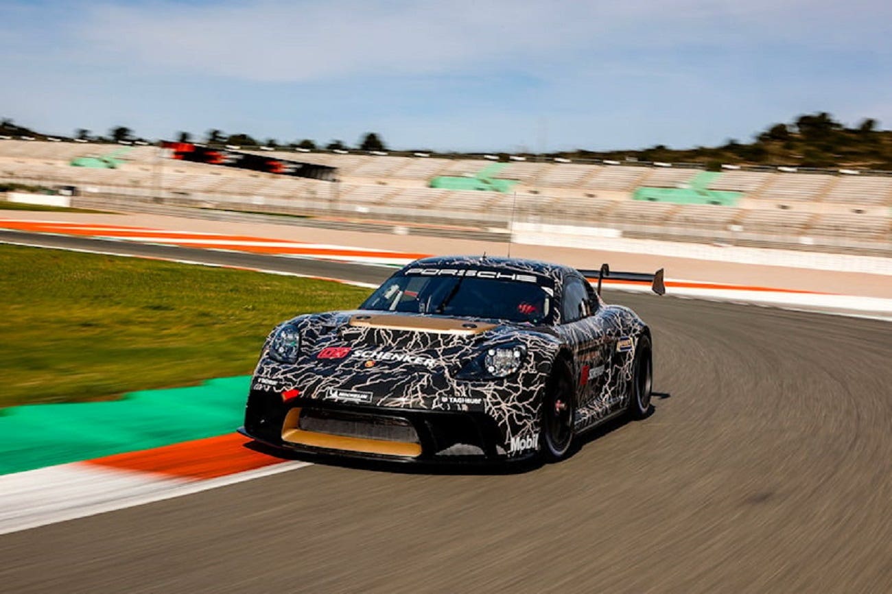 Porsche 718 Cayman GT4 ePerformance