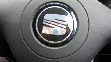 Seat logo