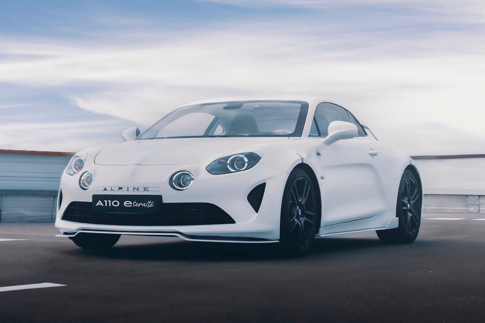 Alpine A110 elettrica bianca