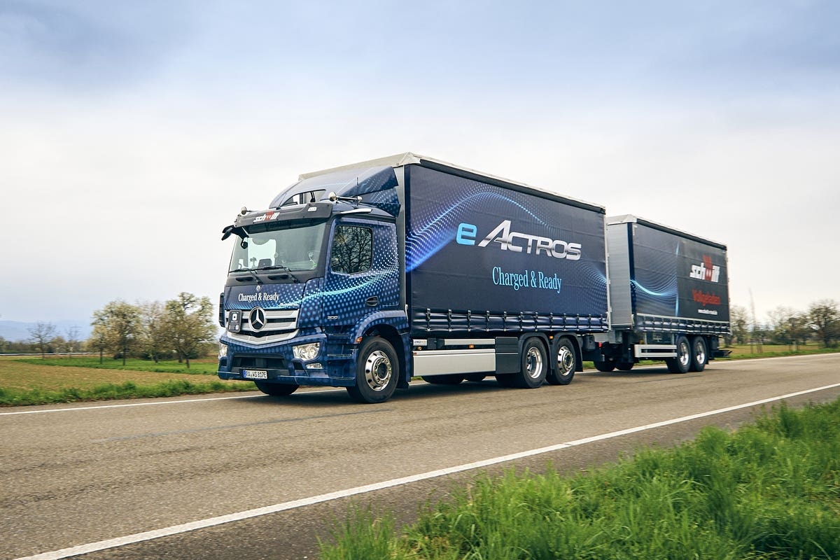 Mercedes eActros Logistik Schmitt