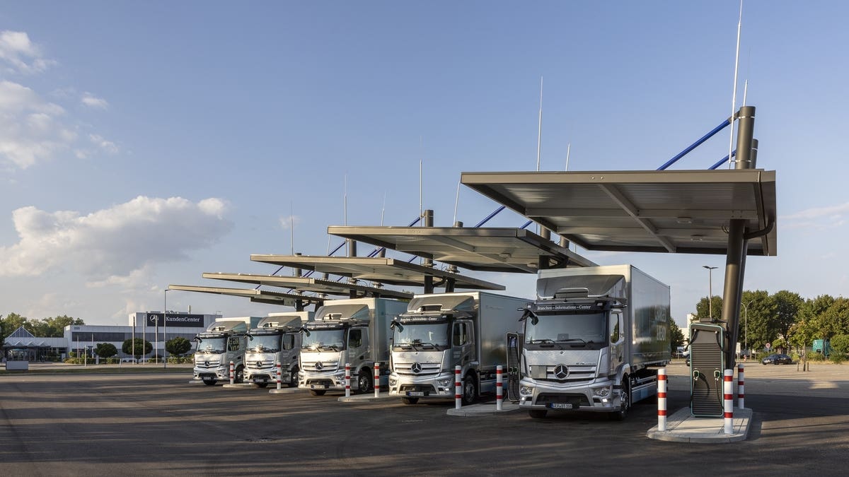 Mercedes eTruck Charging Park Worth