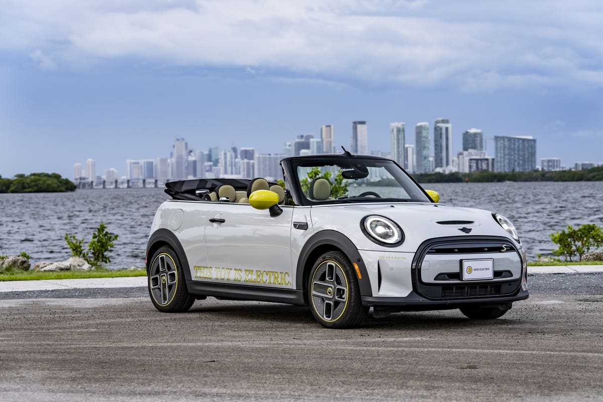 Mini Cooper SE Convertible one-off