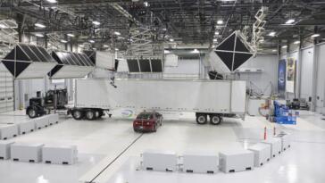 Frenata di emergenza automatica AEB test notturni IIHS