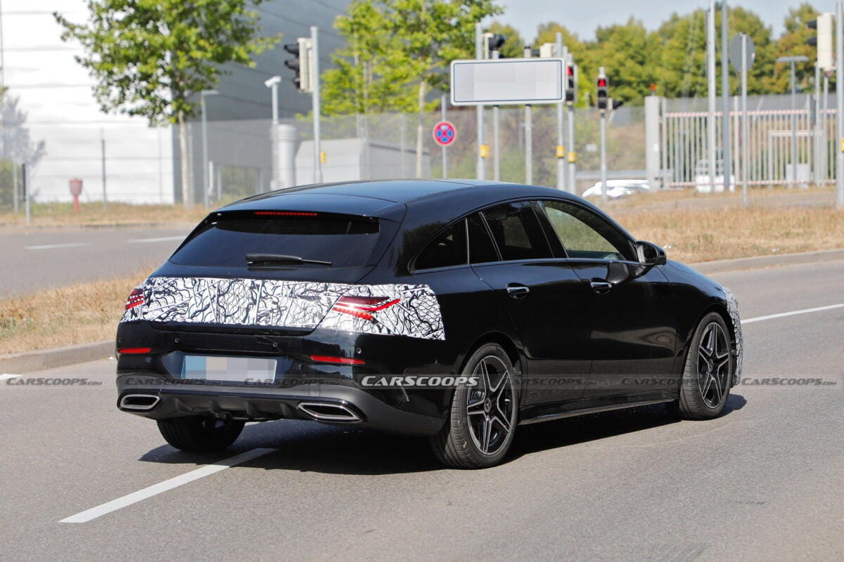 Mercedes-Benz CLA foto spia