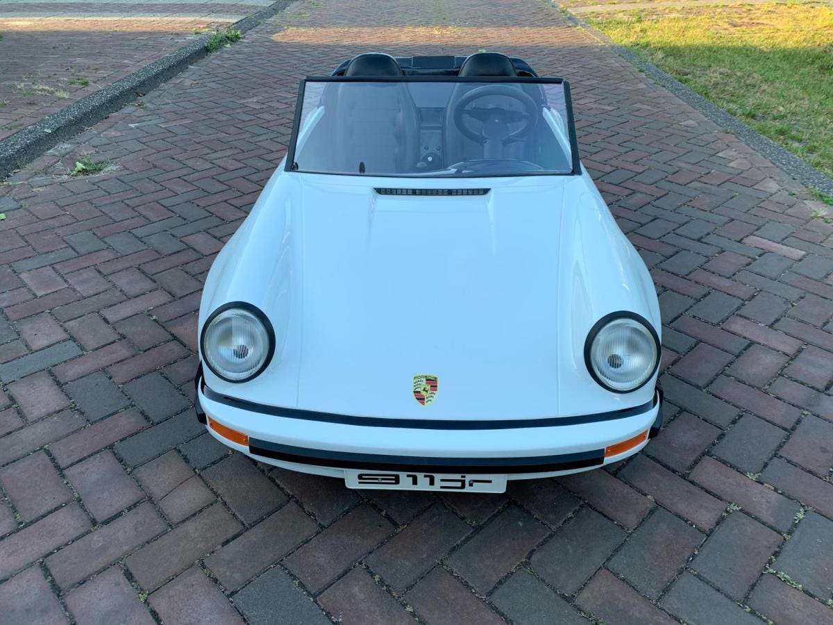 Porsche 911 Junior