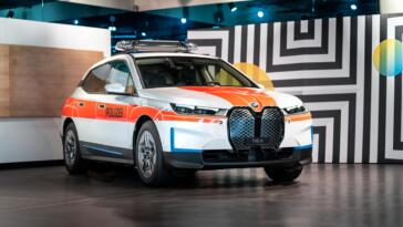 BMW iX polizia svizzera