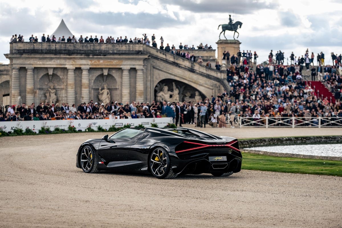 Bugatti W16 Mistral Chantilly Arts & Elegance Richard Mille