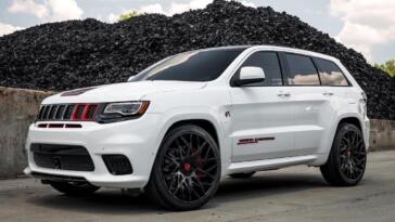 Jeep Grand Cherokee Trackhawk by Road Show