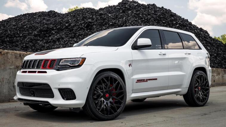 Jeep Grand Cherokee Trackhawk by Road Show