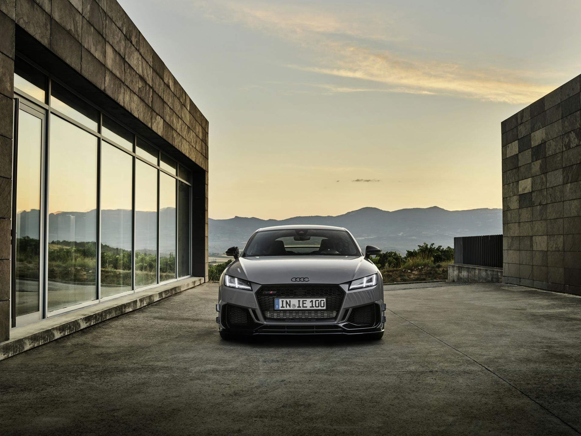 TT RS Iconic Edition