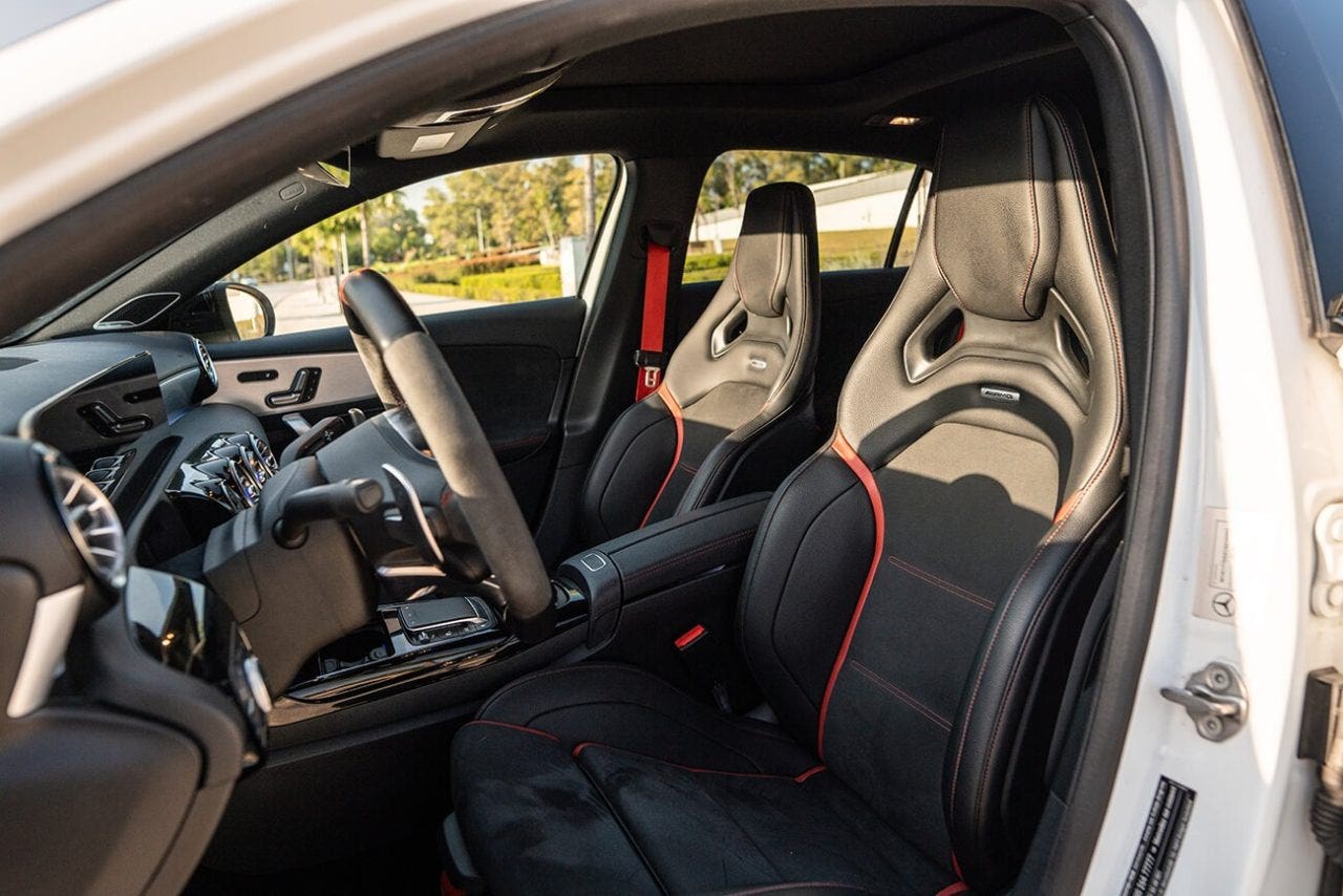 Mercedes Classe A-AMG A45s Interno