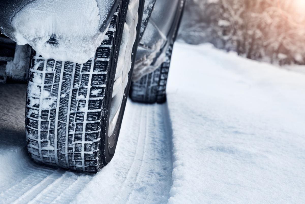 Pneumatici invernali o catene da neve