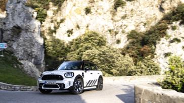 Mini Cooper SE Countryman ALL4 Untamed Edition