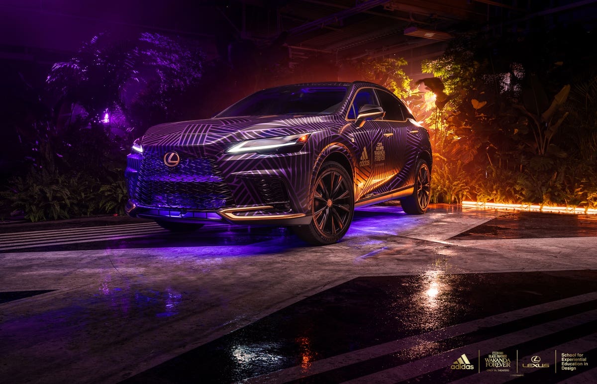 Nuovo Lexus RX Black Panther: Wakanda Forever