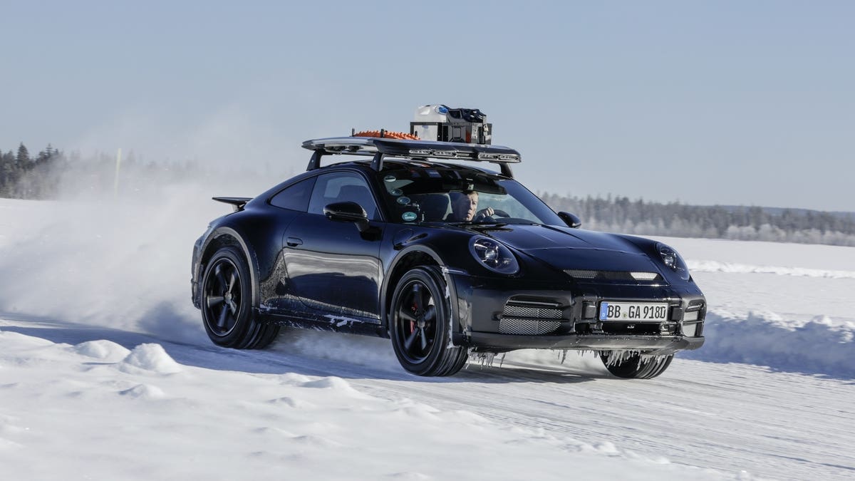 Porsche 911 Dakar anteprima