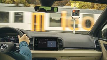 Skoda app Traffication avviso passaggio treni