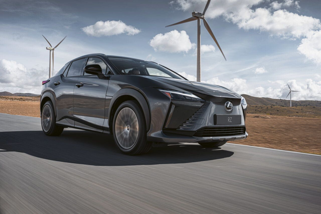 Lexus RZ 2023