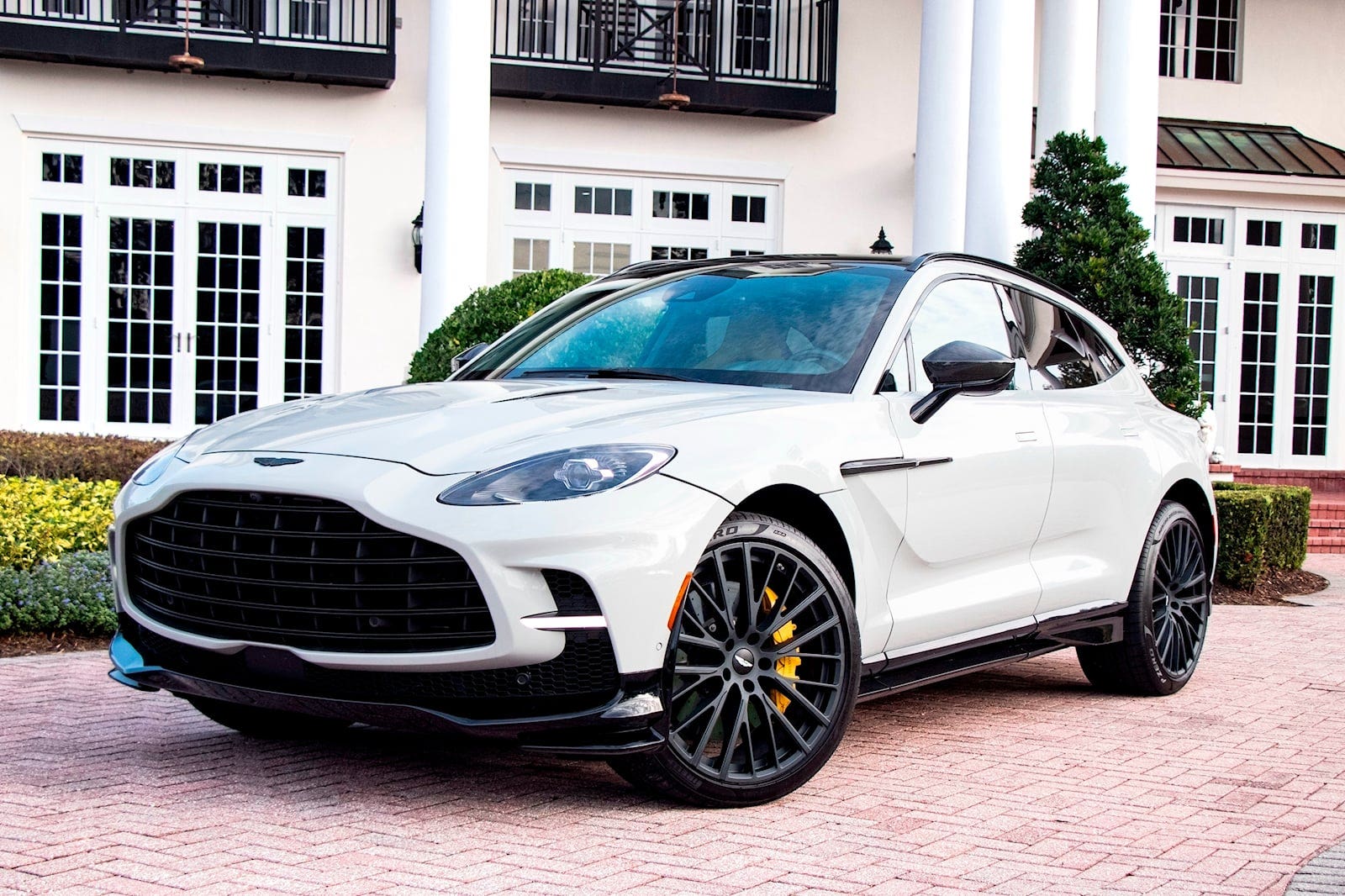 Aston Martin DBX