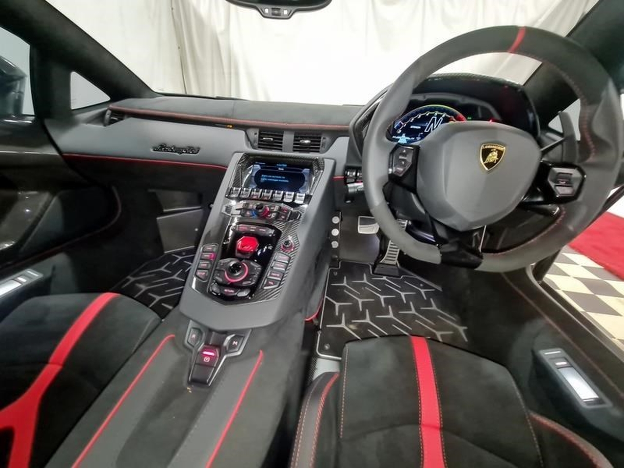 Lamborghini Aventador SVJ Roadster 2020 asta