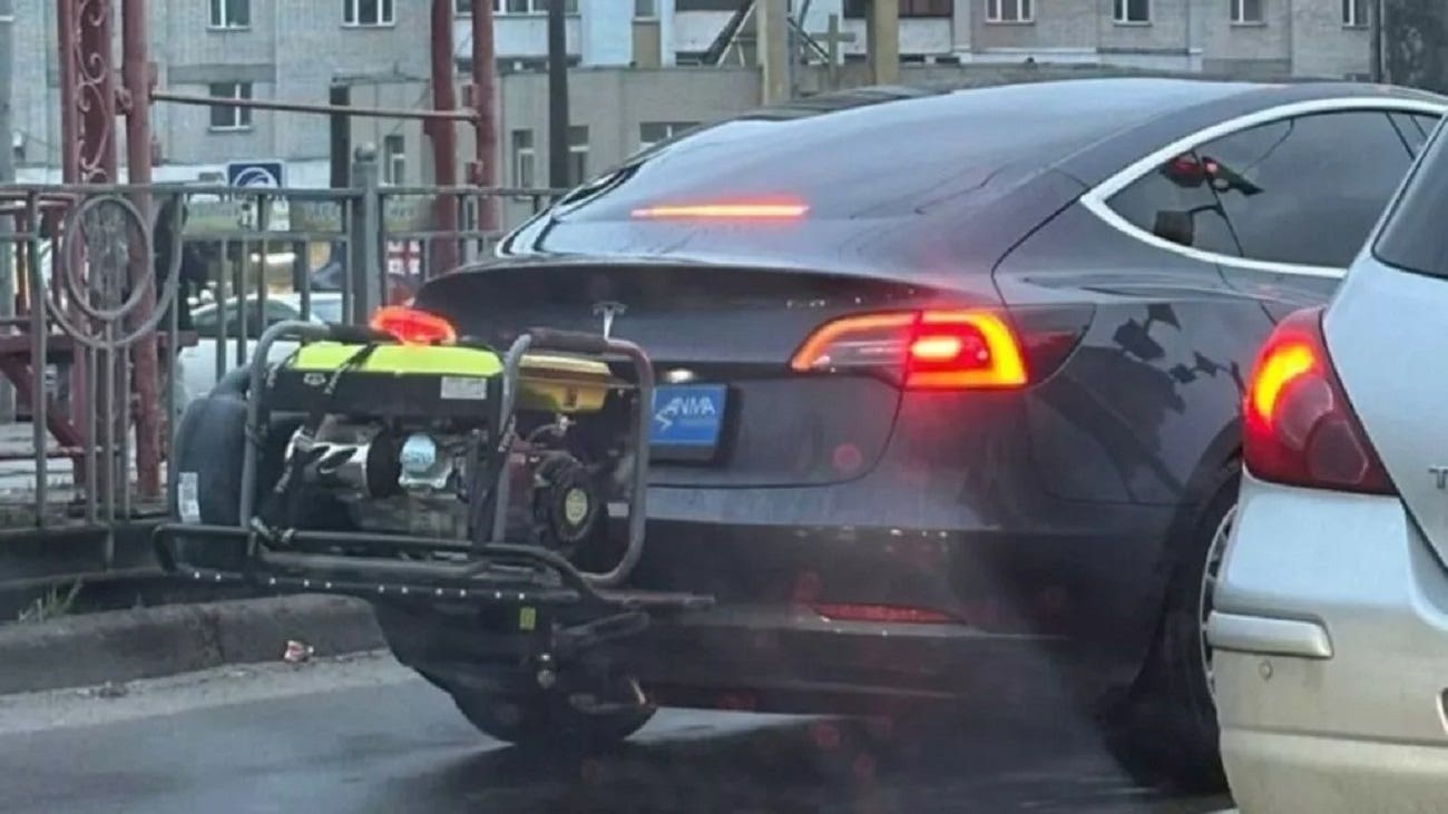 Tesla Model 3 con generatore diesel