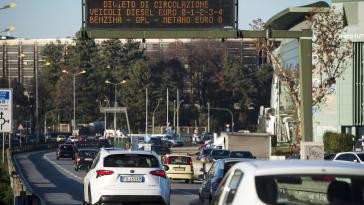 Parlamento europeo vieta auto diesel e benzina