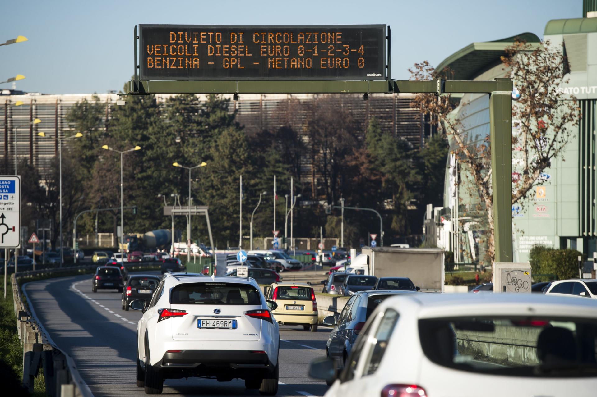 Parlamento europeo vieta auto diesel e benzina