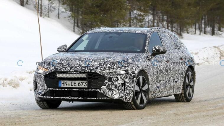 Audi A4 Avant 2024 prototipo test invernali foto spia