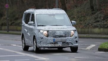 Ford Tourneo Courier 2024 prototipo neve foto spia