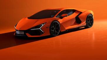 Lamborghini Revuelto 2023
