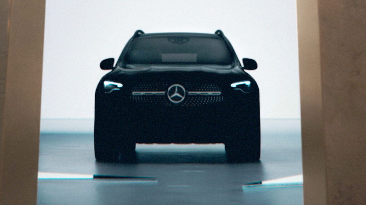 Mercedes GLB 2023 teaser