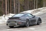 Porsche 911 Turbo 2024 prototipo foto spia
