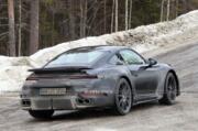Porsche 911 Turbo 2024 prototipo foto spia
