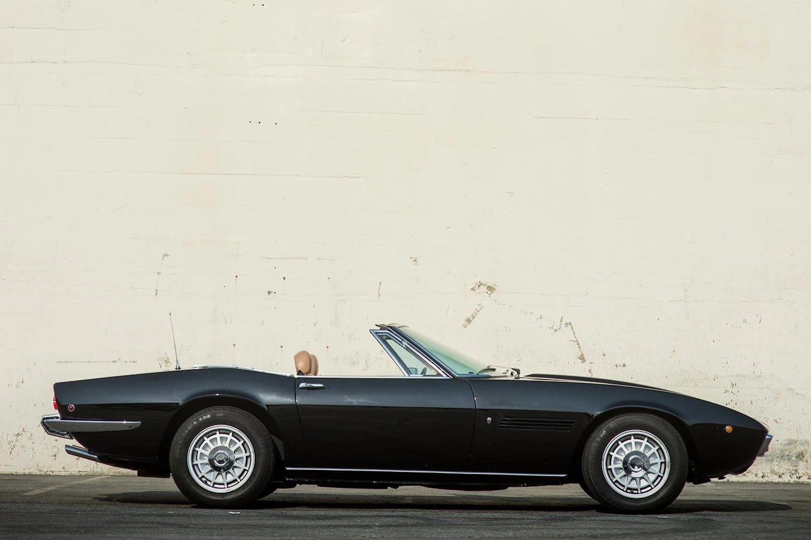 Maserati Ghibli black side