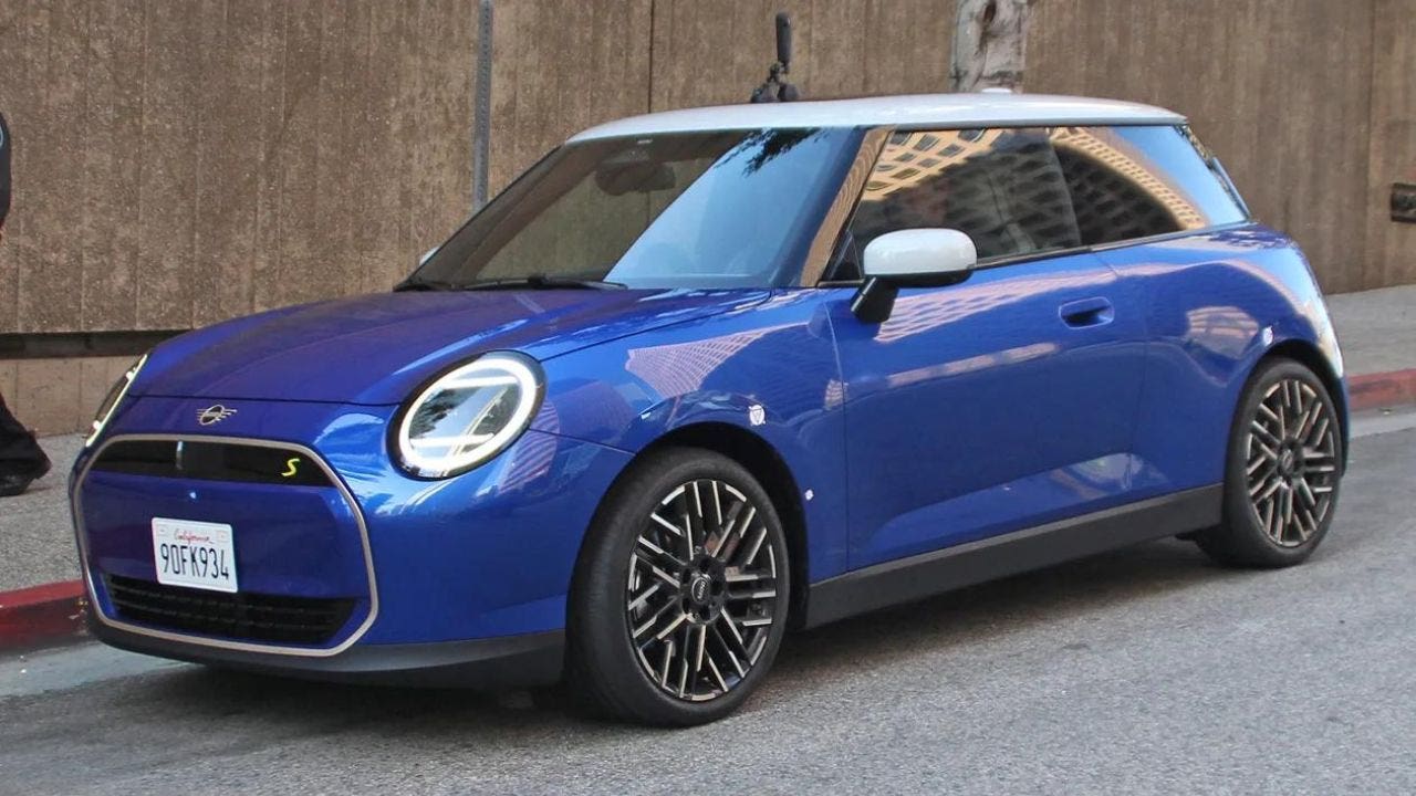 Mini Cooper 2023 frontale