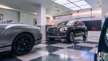 Bentley Bentayga EWB e Continental GTC Speed Huntsman Edition