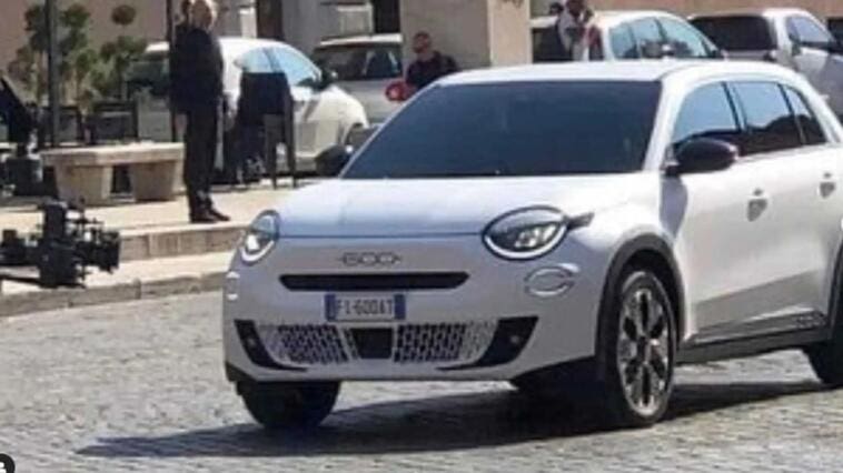 Fiat 600 foto spia trailer lancio Roma