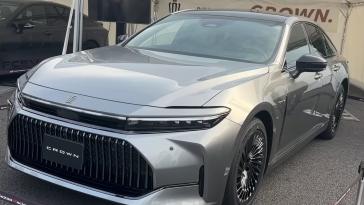 Crown Sedan