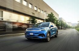BYD Autotorino store Milano Duomo